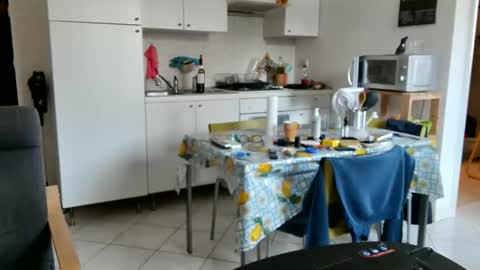 Snapshot of androx77 chatting on 01-10-26, 10:50 androx77 online show from 01-10-26, 10:50