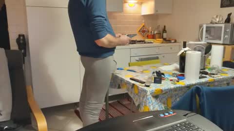 Snapshot of androx77 chatting on 01-15-26, 06:44 androx77 online show from 01-15-26, 06:44