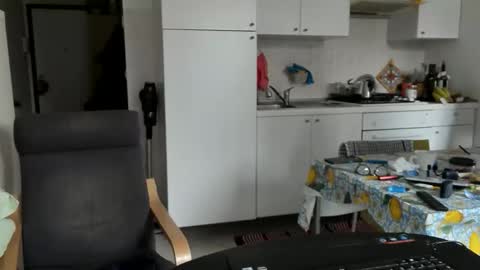 Snapshot of androx77 chatting on 01-19-26, 10:30 androx77 online show from 01-19-26, 10:30