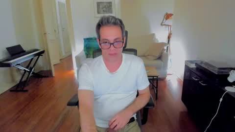 Snapshot of andy0pandi chatting on 12-17-24, 08:34 Andrew online show from 12-17-24, 08:34