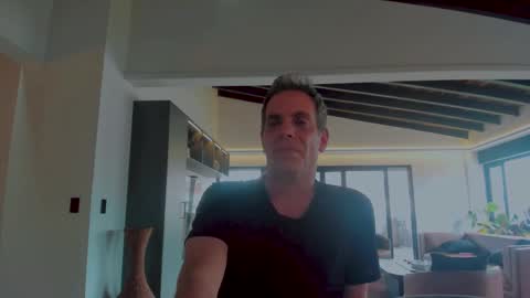 Snapshot of andy0pandi chatting on 03-05-25, 08:53 Andrew online show from 03-05-25, 08:53