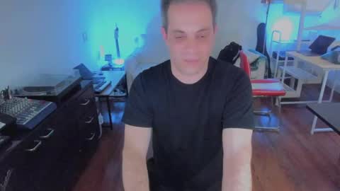 Snapshot of andy0pandi chatting on 10-03-25, 07:11 Andrew online show from 10-03-25, 07:11