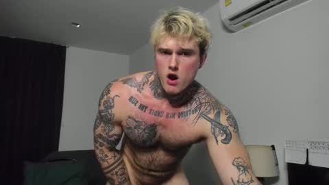 Snapshot of andy_hunk chatting on 09-26-25, 11:58 Andrew online show from 09-26-25, 11:58