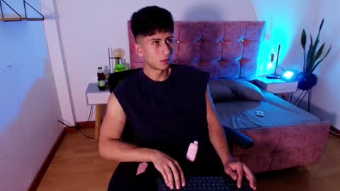 Snapshot of andy_justgame chatting on 12-02-25, 12:49 andy_justgame online show from 12-02-25, 12:49