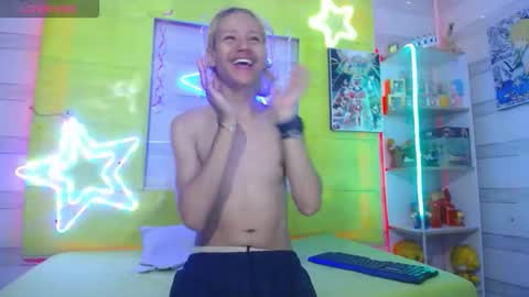 Snapshot of andy_staar18 chatting on 12-20-25, 07:21 andy online show from 12-20-25, 07:21