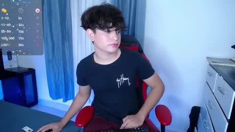 Snapshot of andyboy_19 chatting on 12-20-24, 10:54 andy online show from 12-20-24, 10:54