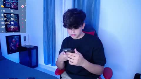 Snapshot of andyboy_19 chatting on 12-25-24, 12:48 andy online show from 12-25-24, 12:48