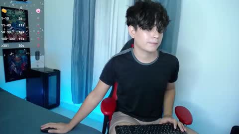 Snapshot of andyboy_19 chatting on 12-29-24, 02:38 andy online show from 12-29-24, 02:38