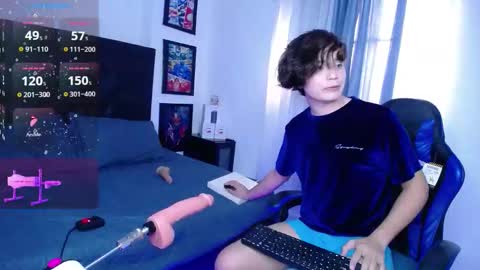 Snapshot of andyboy_19 chatting on 10-22-25, 09:36 andy online show from 10-22-25, 09:36