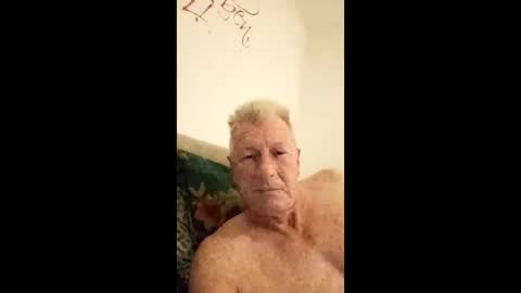 Snapshot of andyk1704 chatting on 12-15-25, 05:23 andyk1704 online show from 12-15-25, 05:23