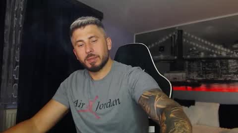 Snapshot of andysoul340 chatting on 10-12-25, 09:36 Magic Andy online show from 10-12-25, 09:36