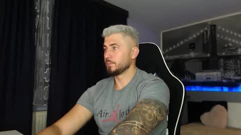 Snapshot of andysoul340 chatting on 11-21-25, 01:37 Magic Andy online show from 11-21-25, 01:37