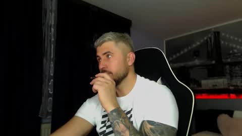 Snapshot of andysoul340 chatting on 12-01-25, 01:10 Magic Andy online show from 12-01-25, 01:10