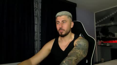 Snapshot of andysoul340 chatting on 12-05-25, 01:25 Magic Andy online show from 12-05-25, 01:25