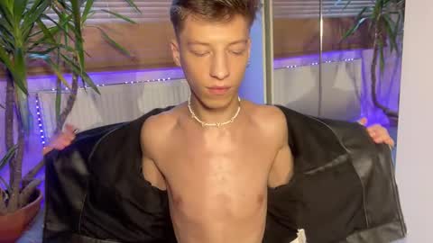 Snapshot of andytwinkkk chatting on 01-23-25, 12:30 AndyTwinkkk online show from 01-23-25, 12:30