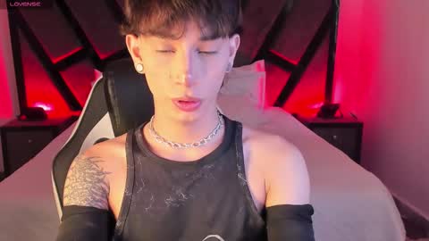 Snapshot of andywiills chatting on 02-15-26, 10:06 Andy online show from 02-15-26, 10:06