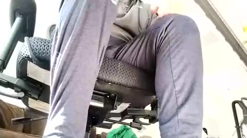 Snapshot of anewguy567 chatting on 12-22-25, 04:37 anewguy567 online show from 12-22-25, 04:37