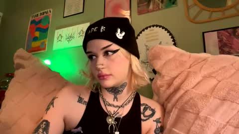 ang3lmorgu3 online show from 12-22-25, 07:11