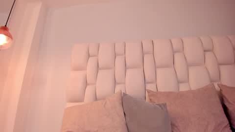 Snapshot of angeel_fox chatting on 12-14-24, 06:46 Angel  online show from 12-14-24, 06:46