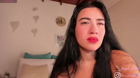 Snapshot of angeel_fox chatting on 12-28-24, 05:25 Angel  online show from 12-28-24, 05:25