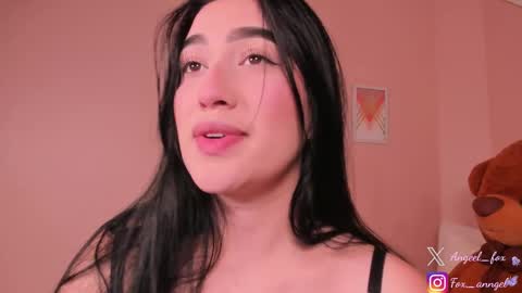 Snapshot of angeel_fox chatting on 09-30-25, 03:00 Angel  online show from 09-30-25, 03:00