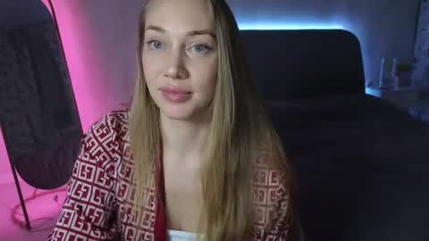 angel  blonde  online show from 10-13-25, 07:25