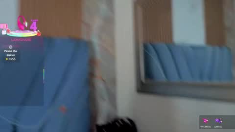 Snapshot of angel__red_ chatting on 10-31-25, 04:02 angel__red_ online show from 10-31-25, 04:02