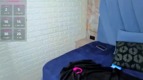 Snapshot of angel__red_ chatting on 11-29-25, 03:53 angel__red_ online show from 11-29-25, 03:53