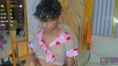 Snapshot of angel__sweet18 chatting on 01-19-25, 10:17 online show from 01-19-25, 10:17