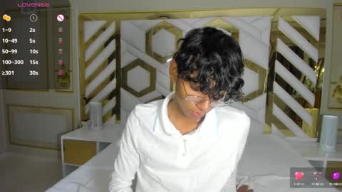 Snapshot of angel__sweet18 chatting on 01-27-25, 01:19 online show from 01-27-25, 01:19