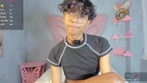 Snapshot of angel__sweet18 chatting on 02-25-25, 03:42 online show from 02-25-25, 03:42