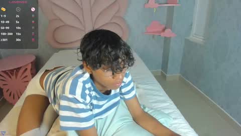 Snapshot of angel__sweet18 chatting on 03-11-25, 12:22 online show from 03-11-25, 12:22