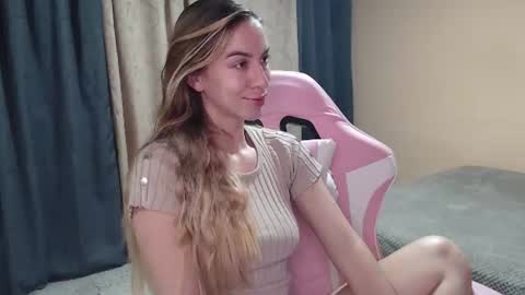 Snapshot of angel_girl10 chatting on 07-24-26, 02:31 Angel Girl online show from 07-24-26, 02:31