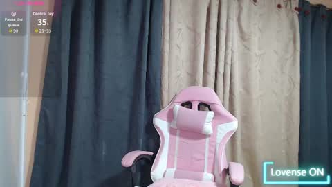 Snapshot of angel_girl10 chatting on 07-26-26, 03:58 Angel Girl online show from 07-26-26, 03:58