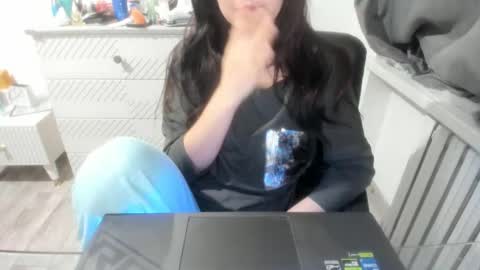 Snapshot of angel_lee__ chatting on 01-02-25, 01:19 angel_lee__ online show from 01-02-25, 01:19