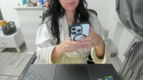 Snapshot of angel_lee__ chatting on 01-07-25, 01:57 angel_lee__ online show from 01-07-25, 01:57