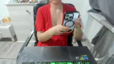 Snapshot of angel_lee__ chatting on 01-11-25, 12:29 angel_lee__ online show from 01-11-25, 12:29