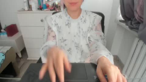 Snapshot of angel_lee__ chatting on 02-09-25, 05:19 angel_lee__ online show from 02-09-25, 05:19