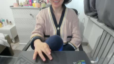 Snapshot of angel_lee__ chatting on 03-09-25, 05:00 angel_lee__ online show from 03-09-25, 05:00
