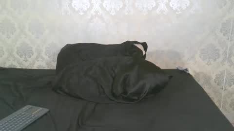 Angel Lein online show from 02-04-25, 05:45