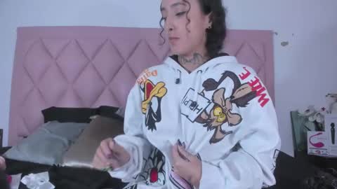 Angel  online show from 02-14-25, 09:13