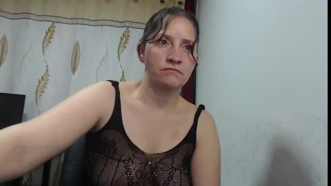 Snapshot of angel_sw chatting on 10-04-25, 05:00 angel online show from 10-04-25, 05:00