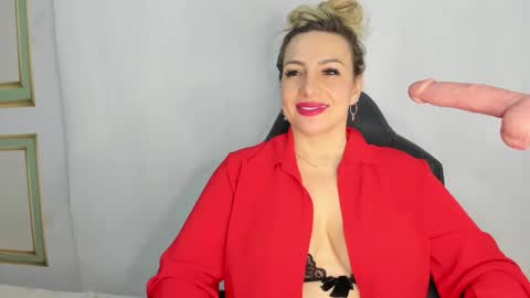 Snapshot of angel_vibes_ chatting on 03-02-25, 12:20 Angel online show from 03-02-25, 12:20