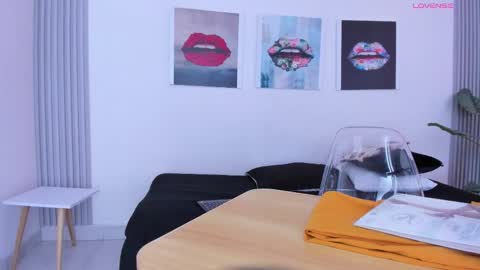 A N G E LA.  online show from 11-05-25, 03:28