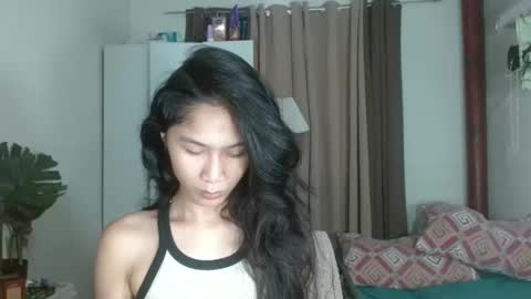 Snapshot of angela_mccollins chatting on 02-06-25, 02:33 angela online show from 02-06-25, 02:33