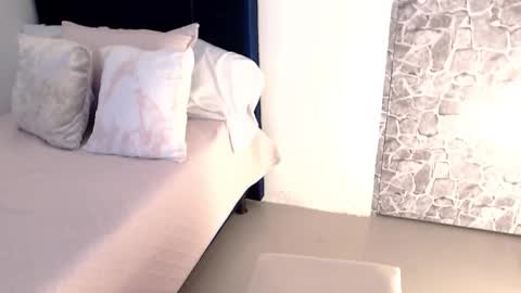 Angela online show from 09-16-25, 06:31