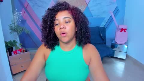 Snapshot of angelacoffee chatting on 01-19-25, 09:33 Angela online show from 01-19-25, 09:33