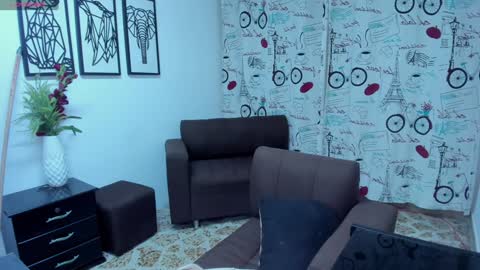 Snapshot of angelacoffee chatting on 01-28-25, 08:57 Angela online show from 01-28-25, 08:57