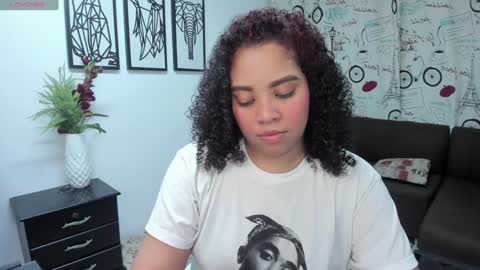 Snapshot of angelacoffee chatting on 02-01-25, 03:41 Angela online show from 02-01-25, 03:41