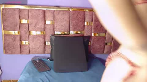 Snapshot of angelacute19 chatting on 03-01-25, 03:43 angelacute19 online show from 03-01-25, 03:43